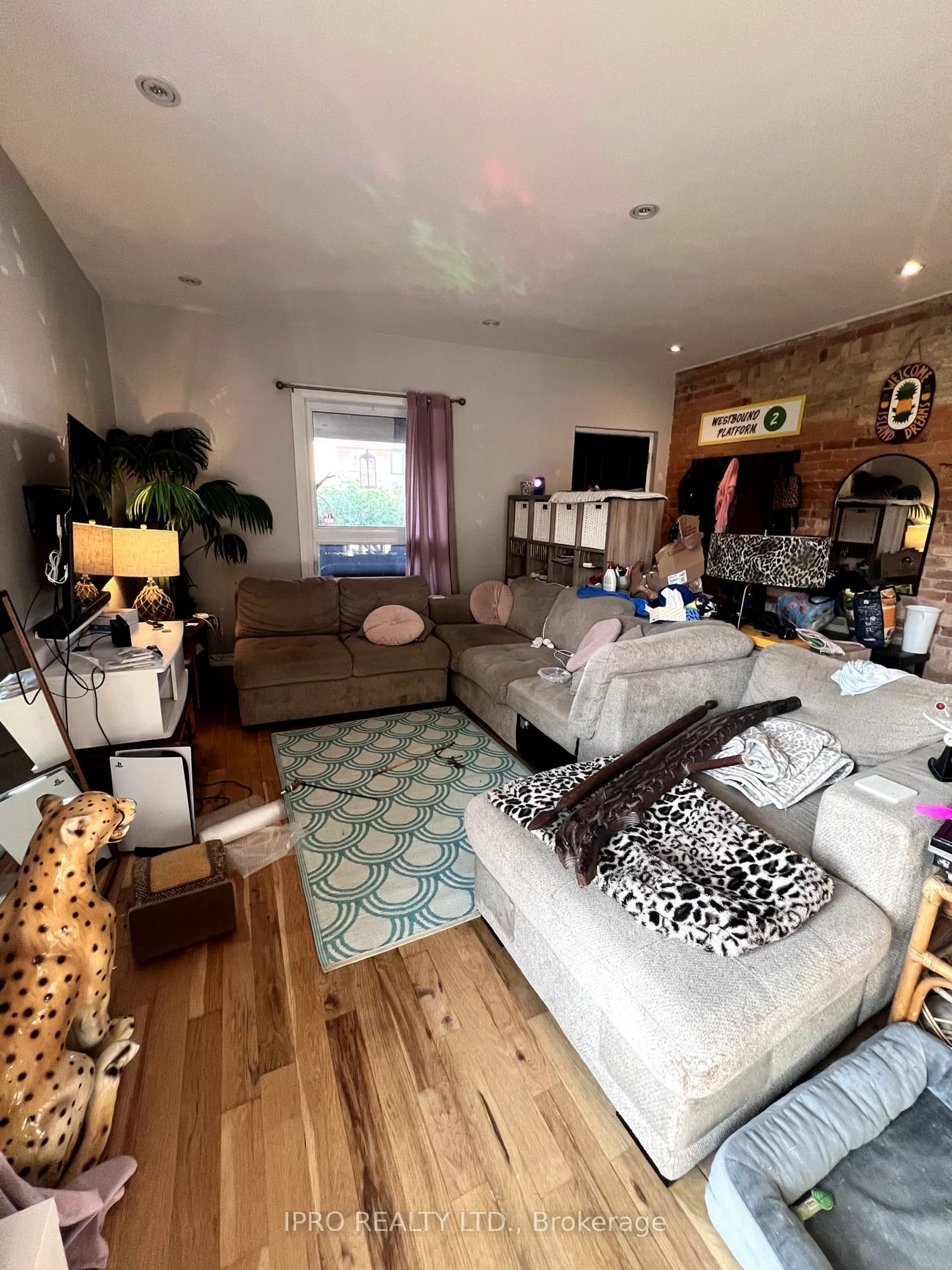 2043, Davenport, Weston-Pellam Park, Toronto