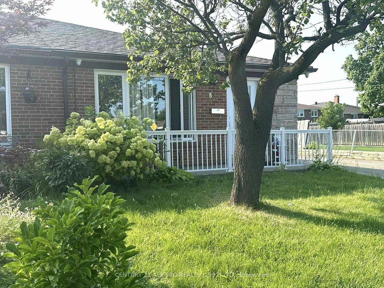 84, Goldsboro, Humber Summit, Toronto