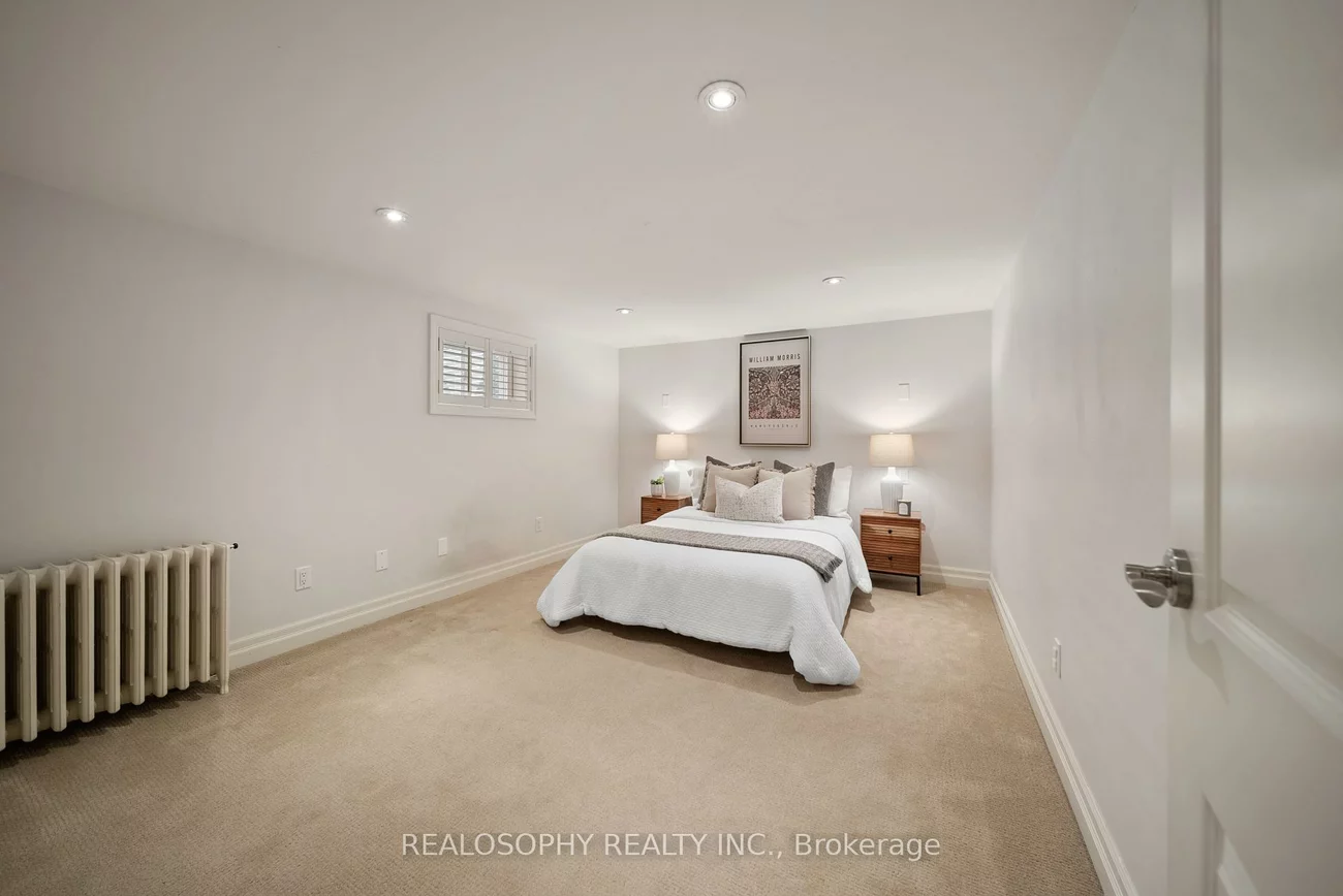 9, Edgemore, Stonegate-Queensway, Toronto