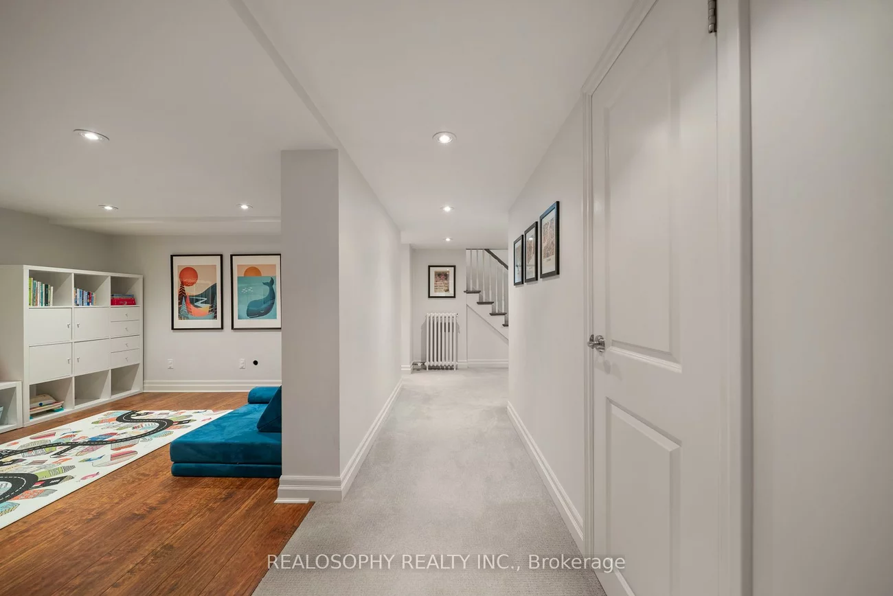 9, Edgemore, Stonegate-Queensway, Toronto