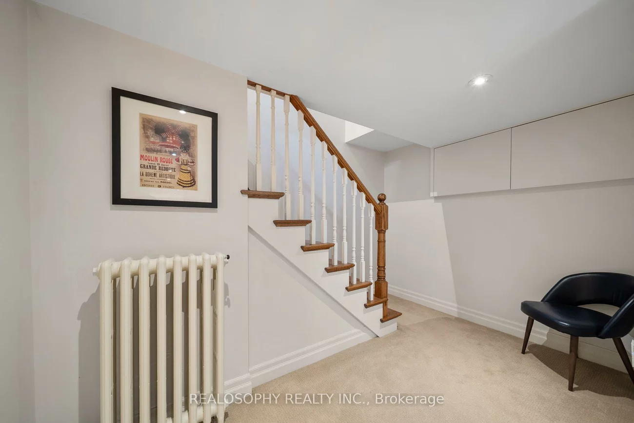 9, Edgemore, Stonegate-Queensway, Toronto
