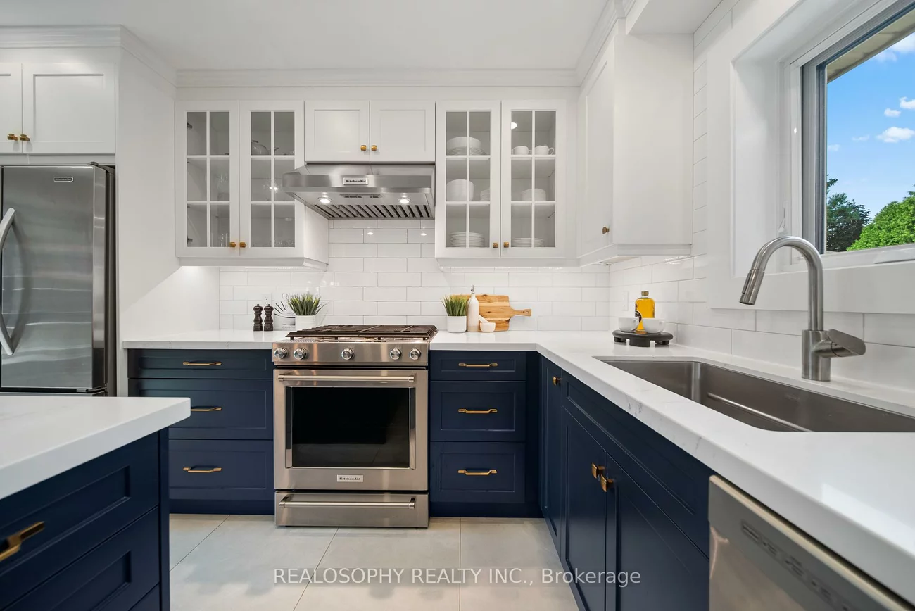 9, Edgemore, Stonegate-Queensway, Toronto