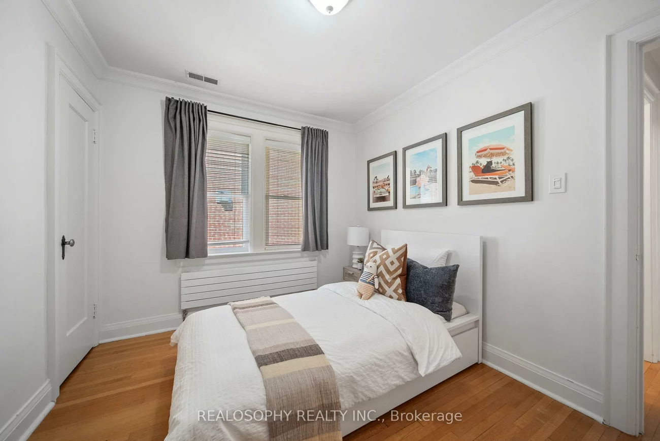 9, Edgemore, Stonegate-Queensway, Toronto