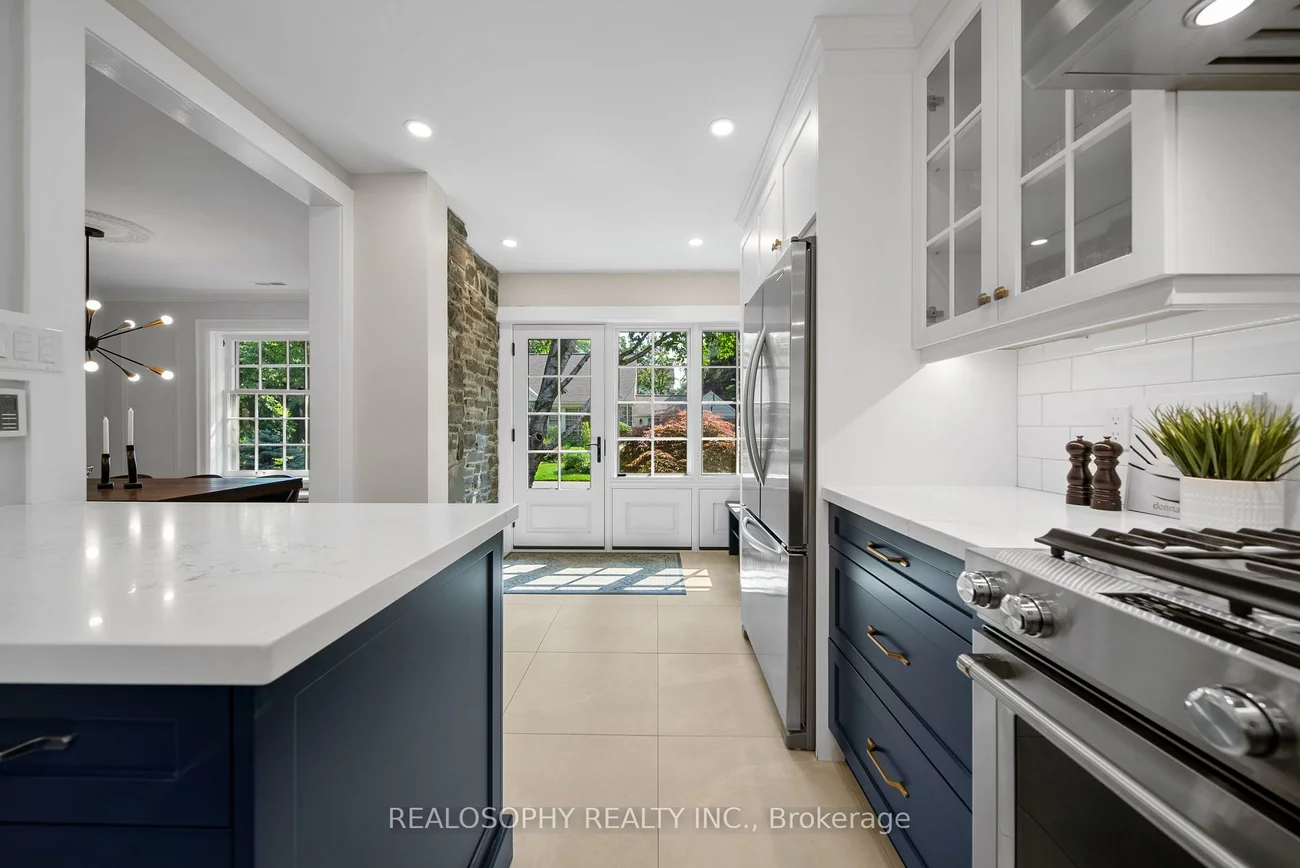 9, Edgemore, Stonegate-Queensway, Toronto