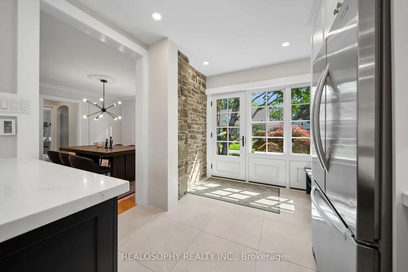 9, Edgemore, Stonegate-Queensway, Toronto