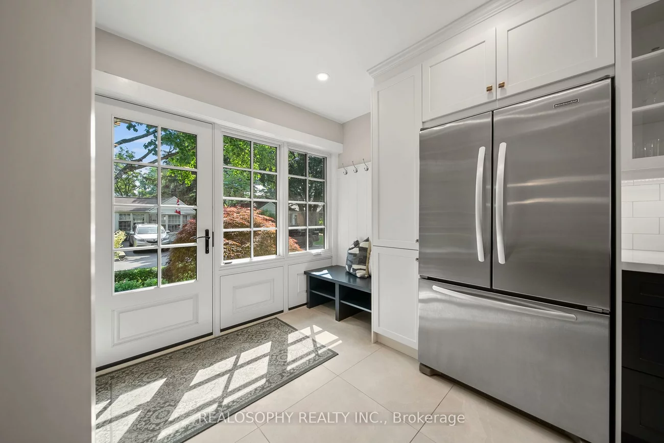 9, Edgemore, Stonegate-Queensway, Toronto
