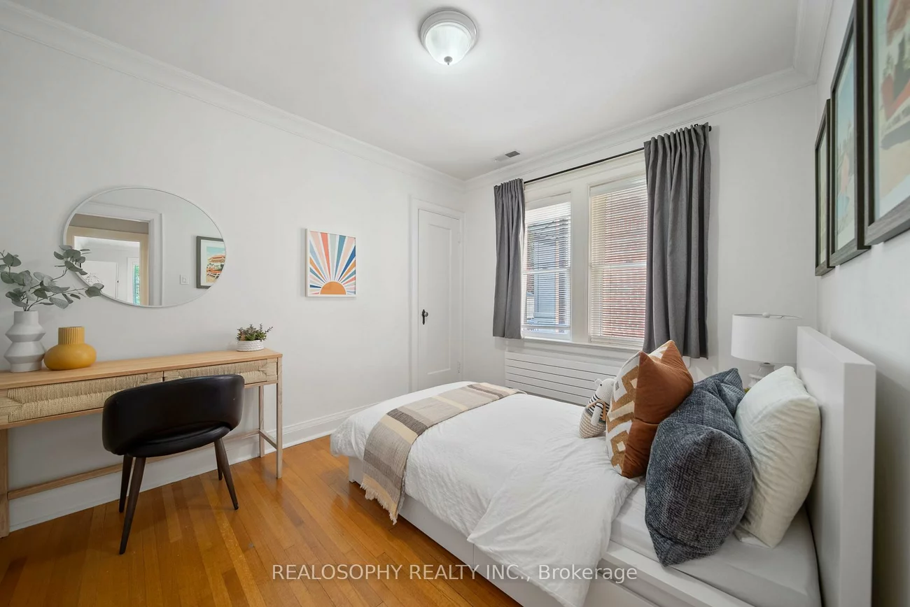 9, Edgemore, Stonegate-Queensway, Toronto