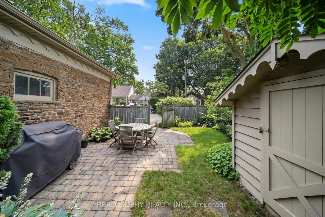 9, Edgemore, Stonegate-Queensway, Toronto