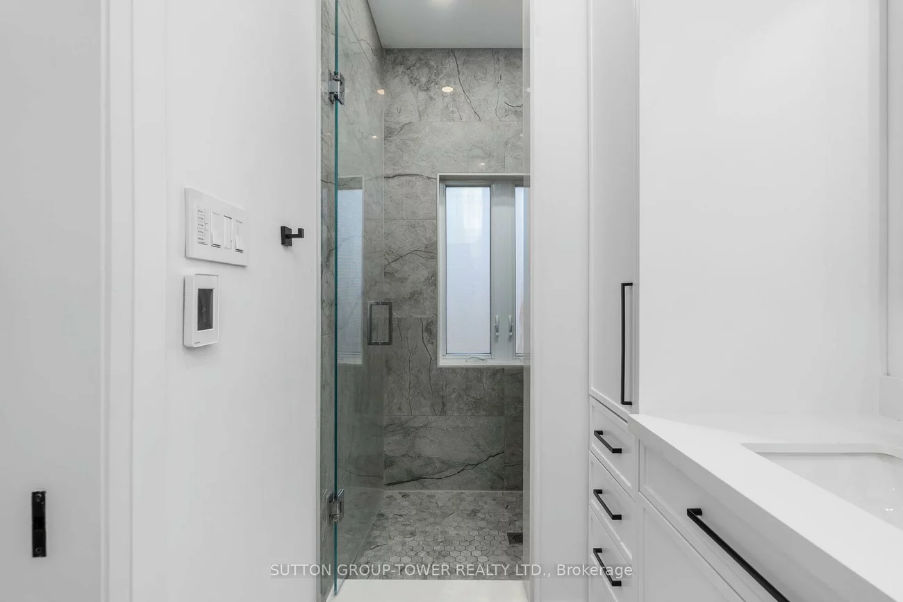 560, Glen Park, Yorkdale-Glen Park, Toronto