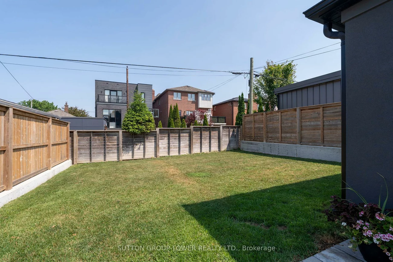 560, Glen Park, Yorkdale-Glen Park, Toronto