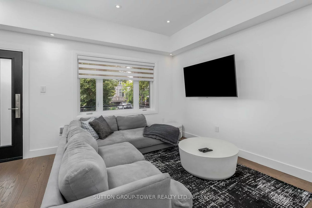 560, Glen Park, Yorkdale-Glen Park, Toronto