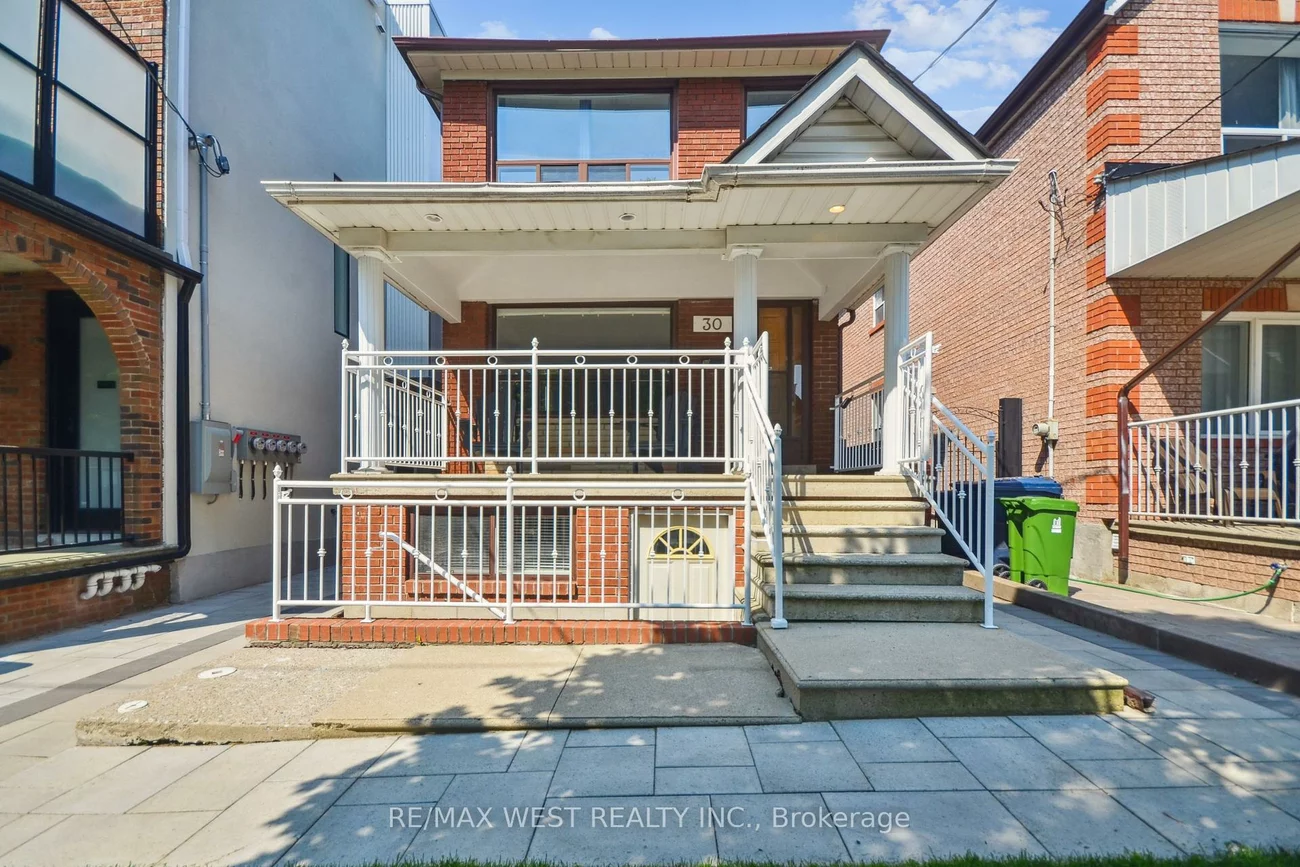 30, Salem, Dovercourt-Wallace Emerson-Junction, Toronto