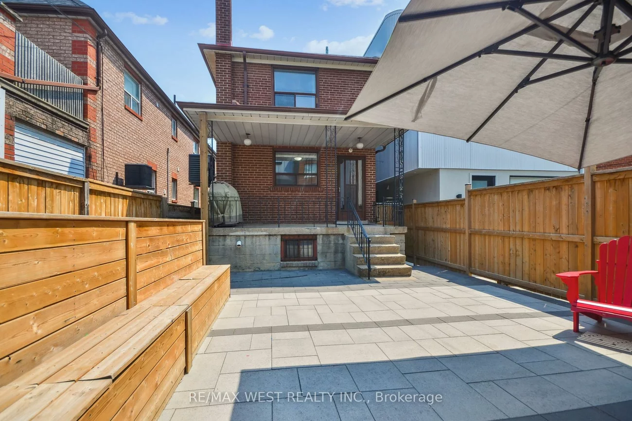30, Salem, Dovercourt-Wallace Emerson-Junction, Toronto