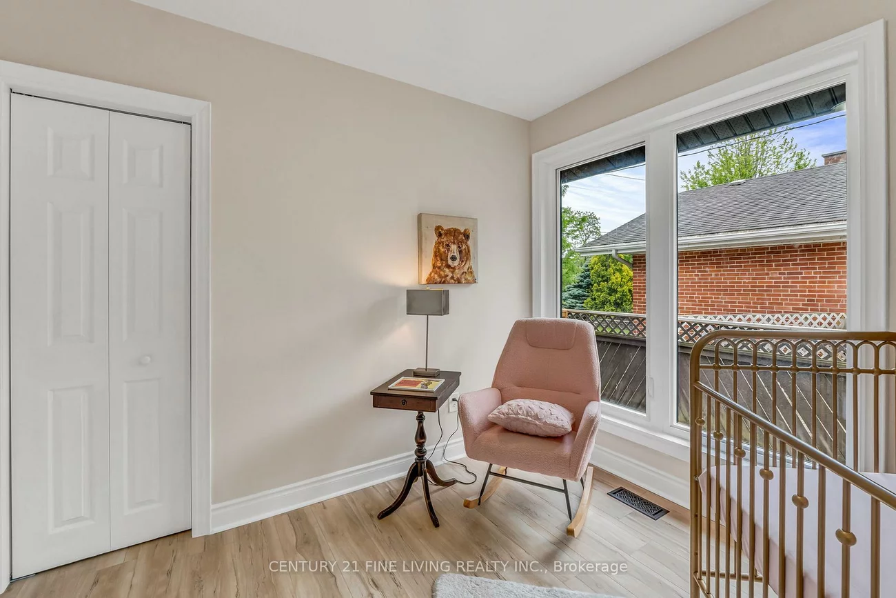 46, Rossburn, Etobicoke West Mall, Toronto