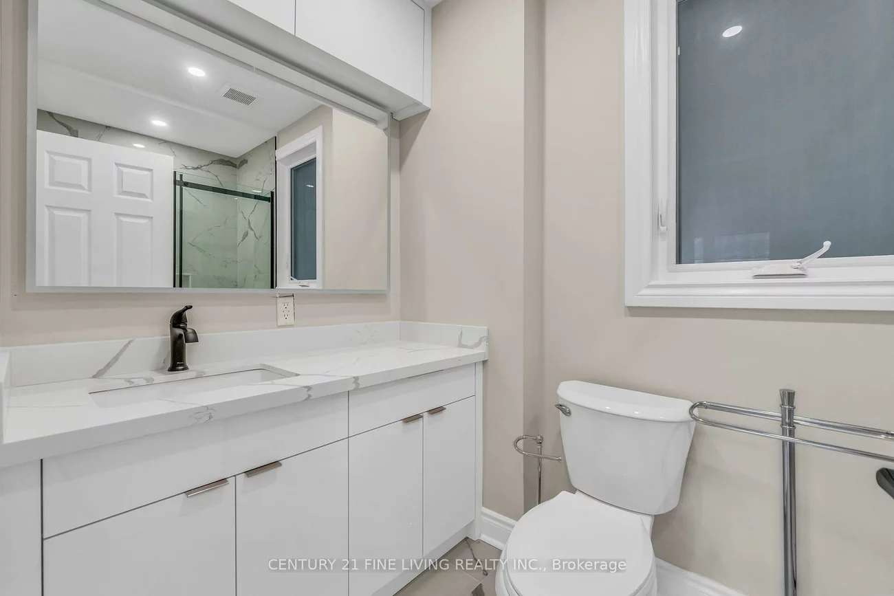 46, Rossburn, Etobicoke West Mall, Toronto