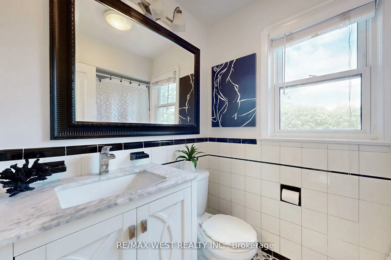 14, Park, Stonegate-Queensway, Toronto