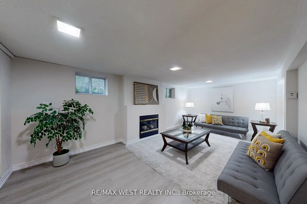 14, Park, Stonegate-Queensway, Toronto