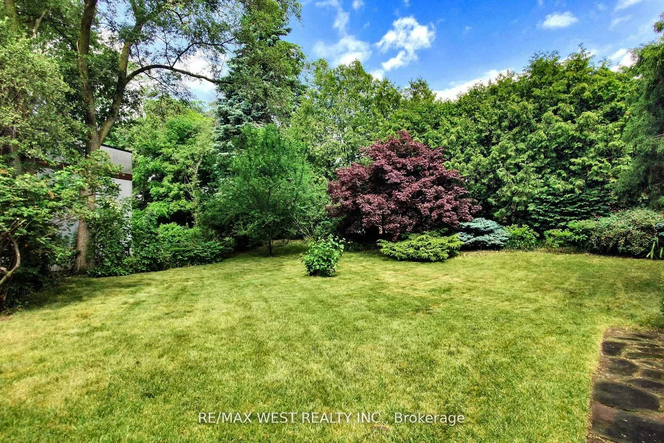 14, Park, Stonegate-Queensway, Toronto