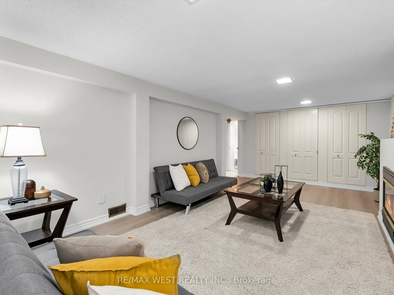 14, Park, Stonegate-Queensway, Toronto
