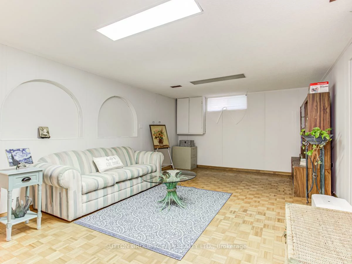 155, Tavistock, Downsview-Roding-CFB, Toronto