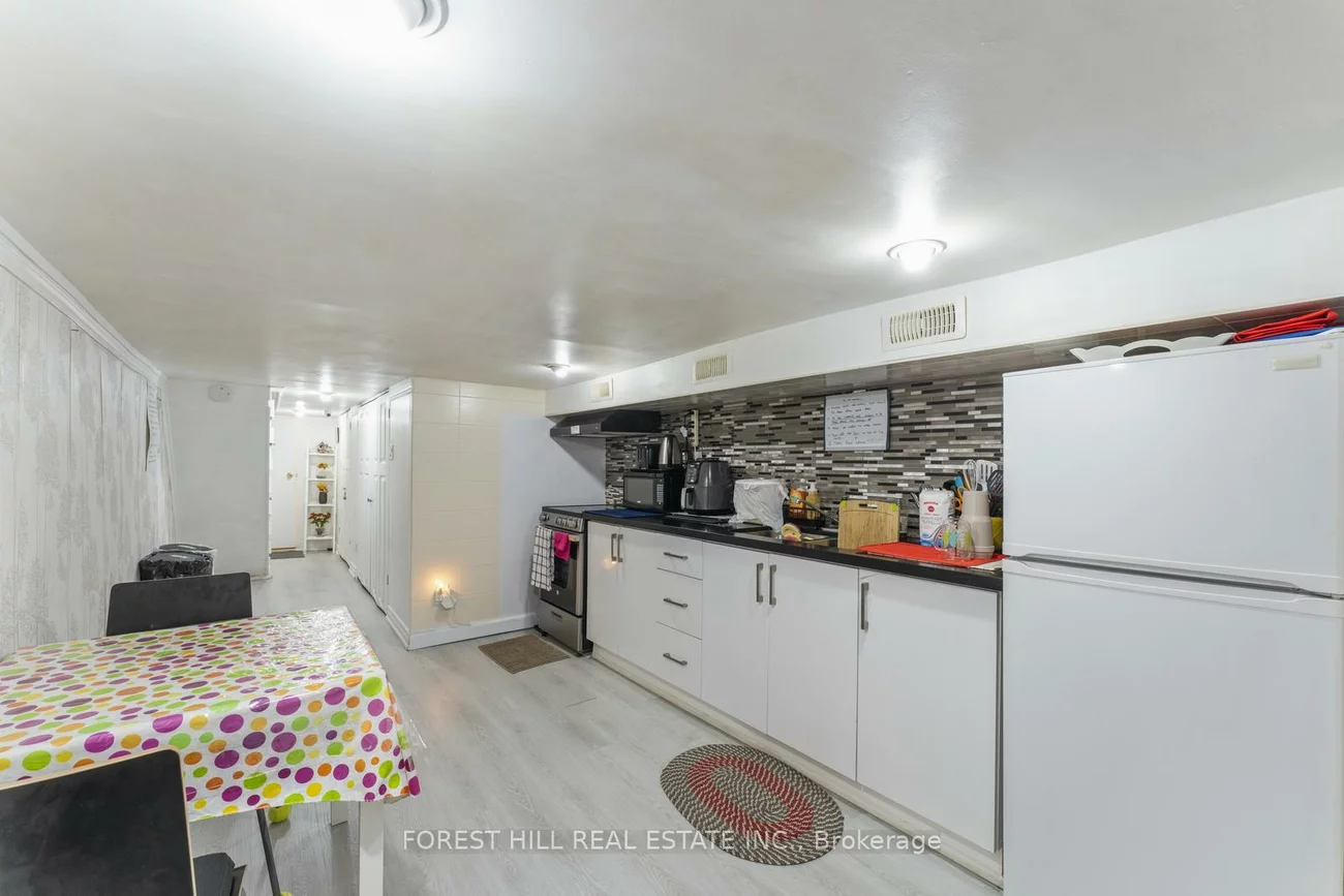1046, Dovercourt, Dovercourt-Wallace Emerson-Junction, Toronto