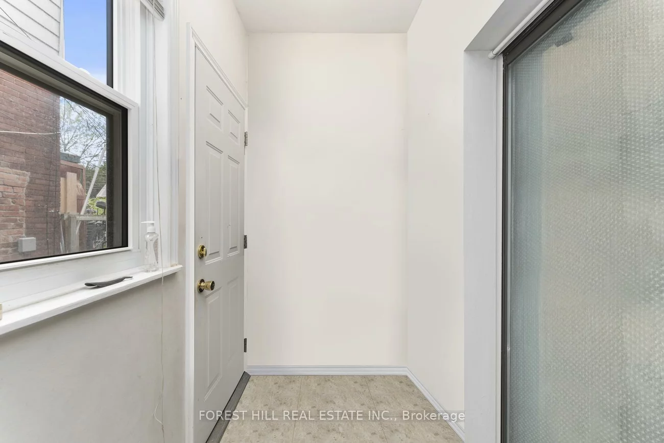 1046, Dovercourt, Dovercourt-Wallace Emerson-Junction, Toronto