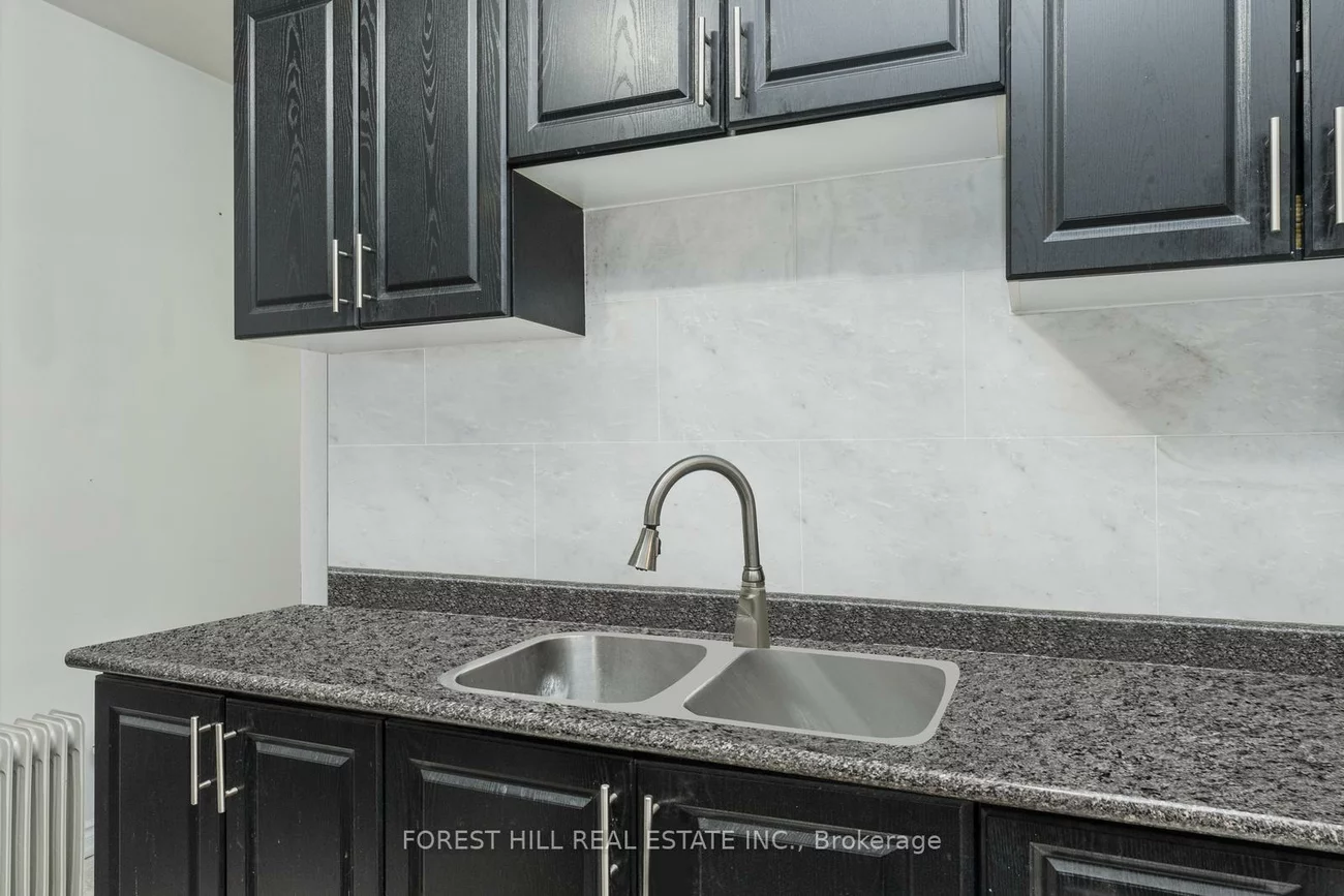1046, Dovercourt, Dovercourt-Wallace Emerson-Junction, Toronto