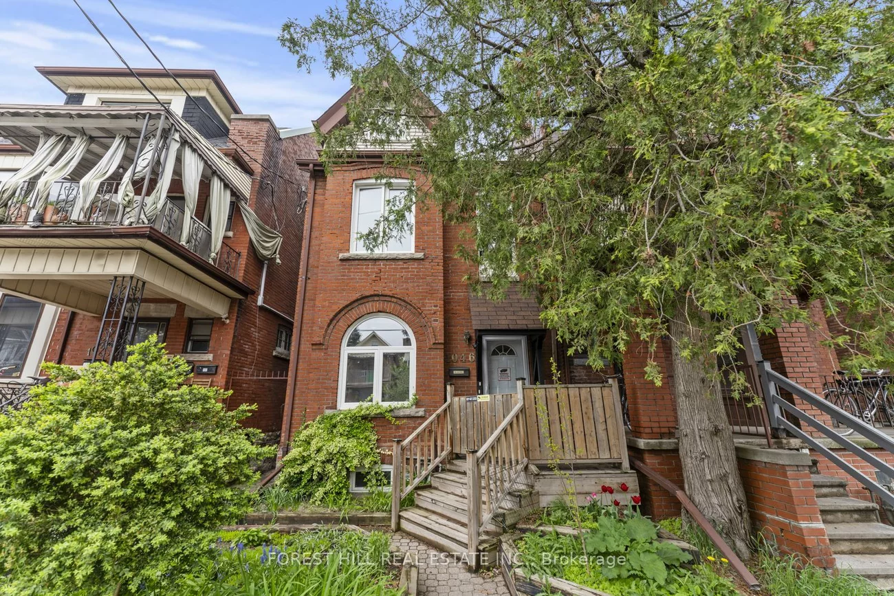 1046, Dovercourt, Dovercourt-Wallace Emerson-Junction, Toronto