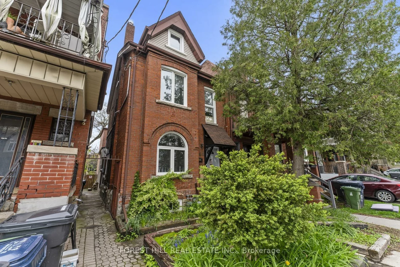 1046, Dovercourt, Dovercourt-Wallace Emerson-Junction, Toronto