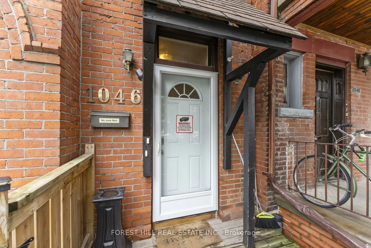 1046, Dovercourt, Dovercourt-Wallace Emerson-Junction, Toronto