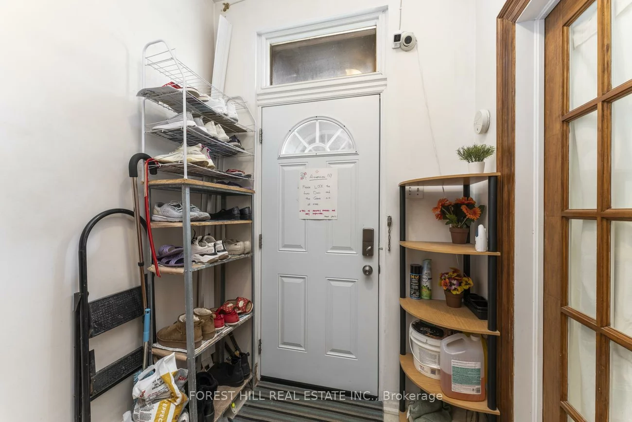 1046, Dovercourt, Dovercourt-Wallace Emerson-Junction, Toronto