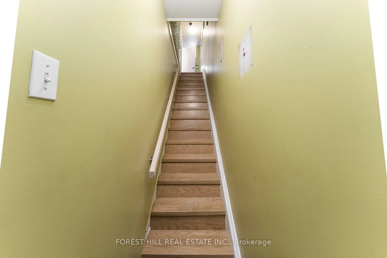 1046, Dovercourt, Dovercourt-Wallace Emerson-Junction, Toronto