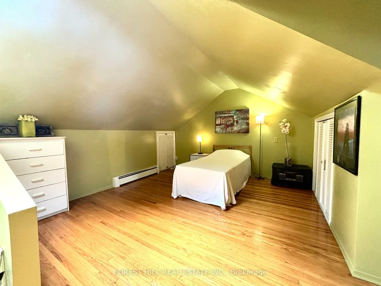 1046, Dovercourt, Dovercourt-Wallace Emerson-Junction, Toronto