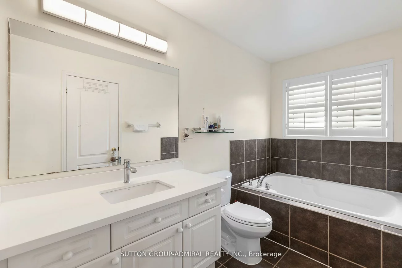 23, Delabo, York University Heights, Toronto