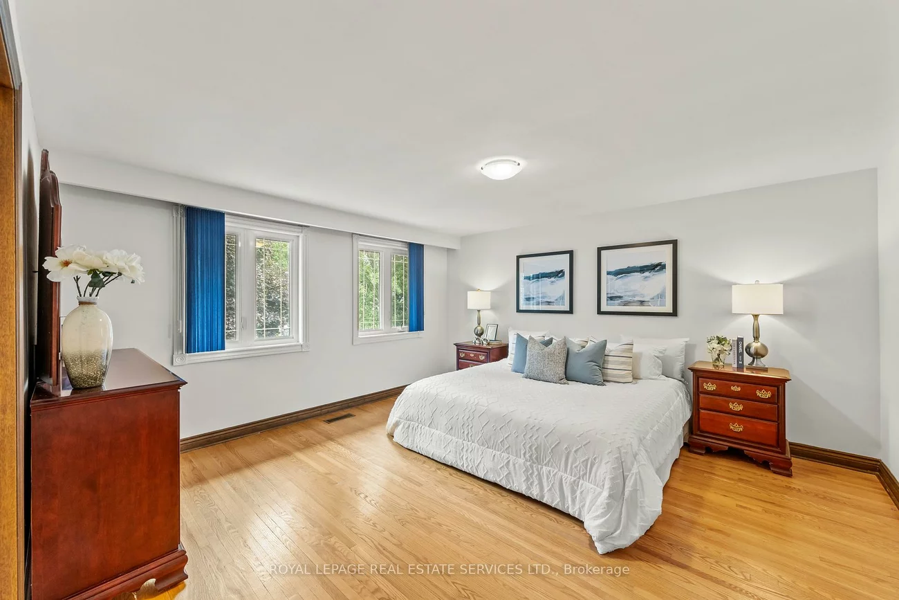 12, Haliburton, Islington-City Centre West, Toronto