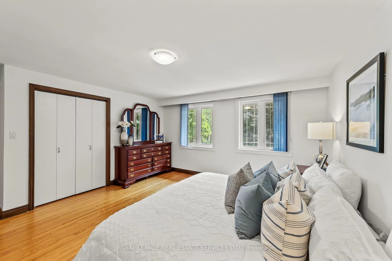 12, Haliburton, Islington-City Centre West, Toronto