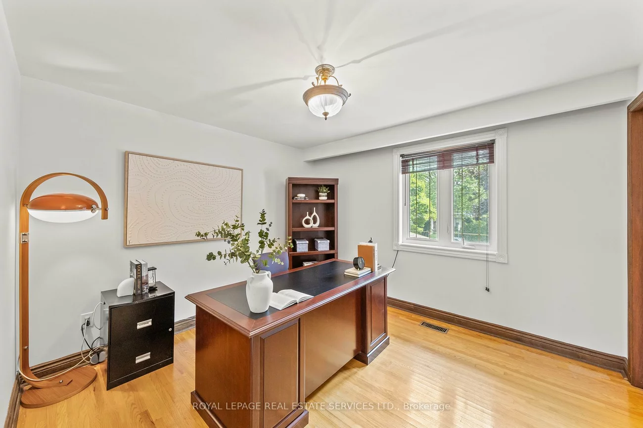12, Haliburton, Islington-City Centre West, Toronto
