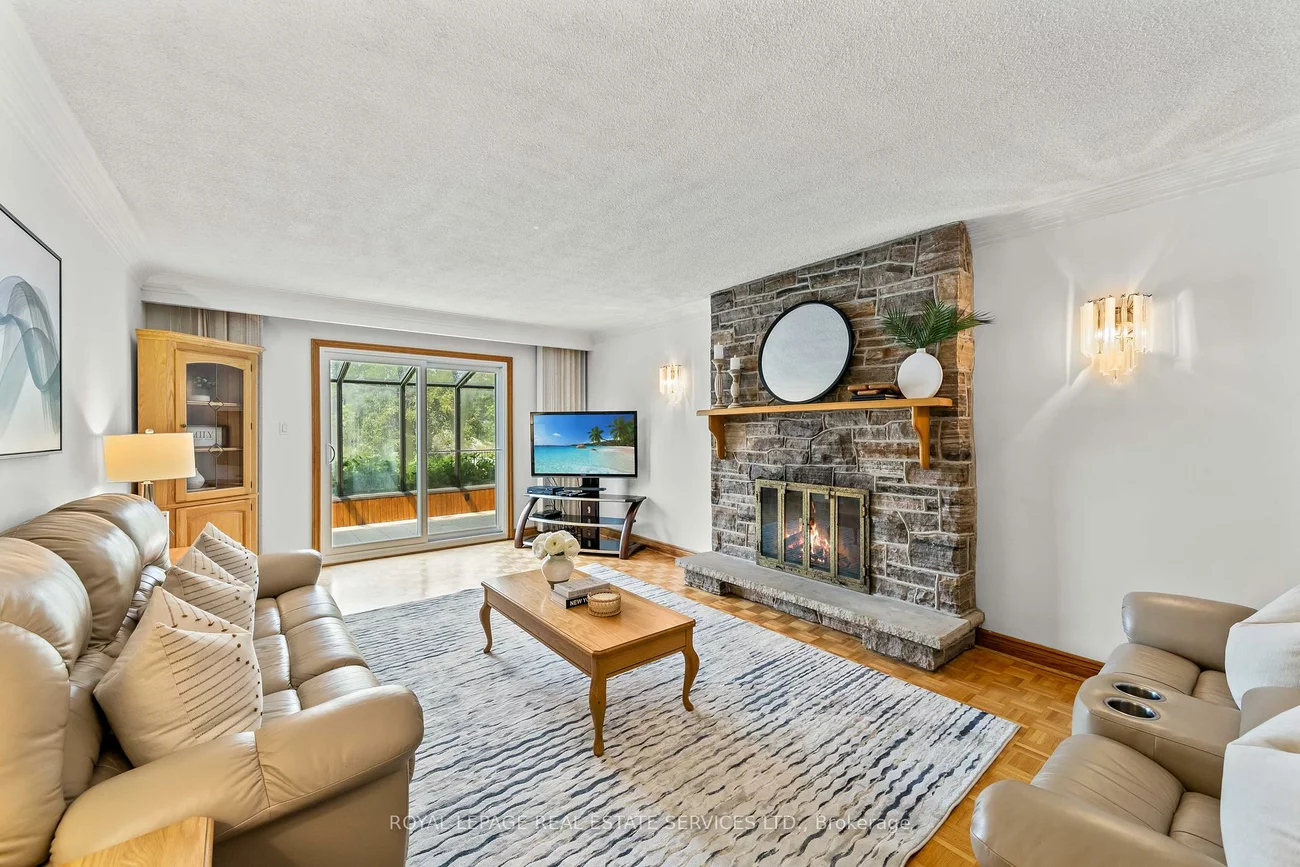 12, Haliburton, Islington-City Centre West, Toronto