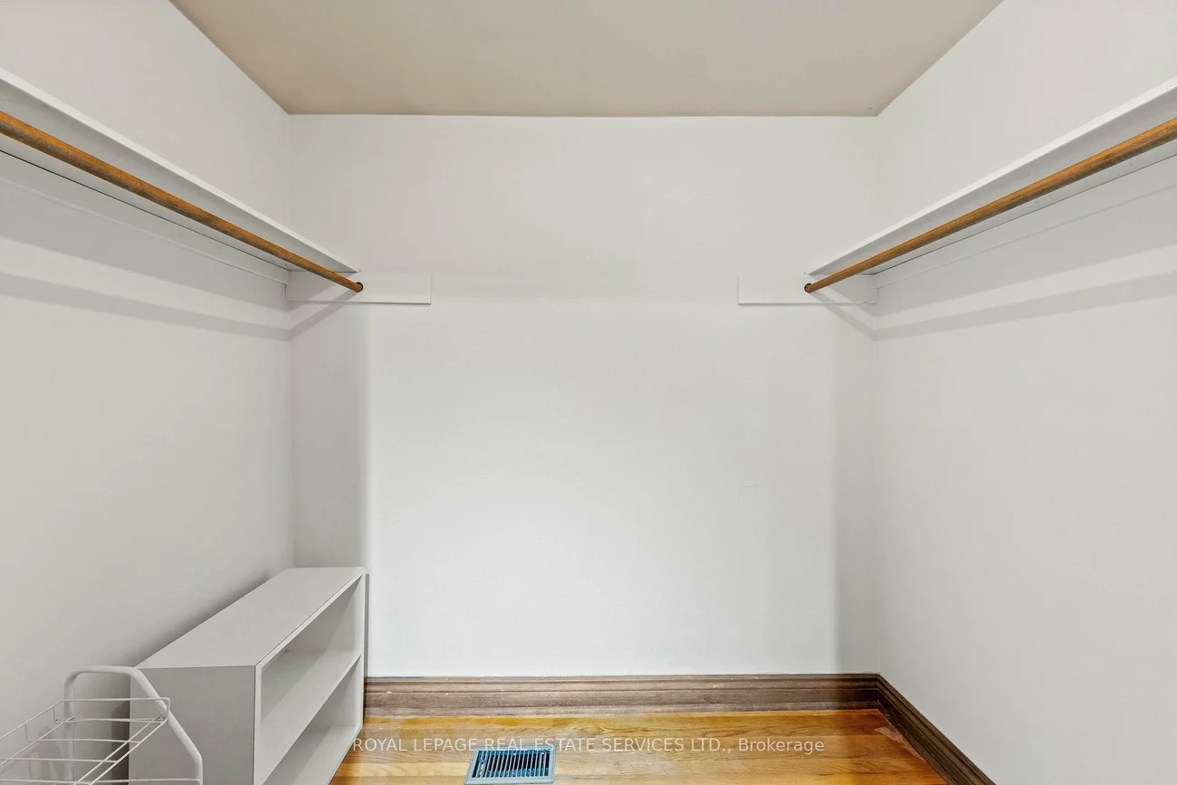 12, Haliburton, Islington-City Centre West, Toronto