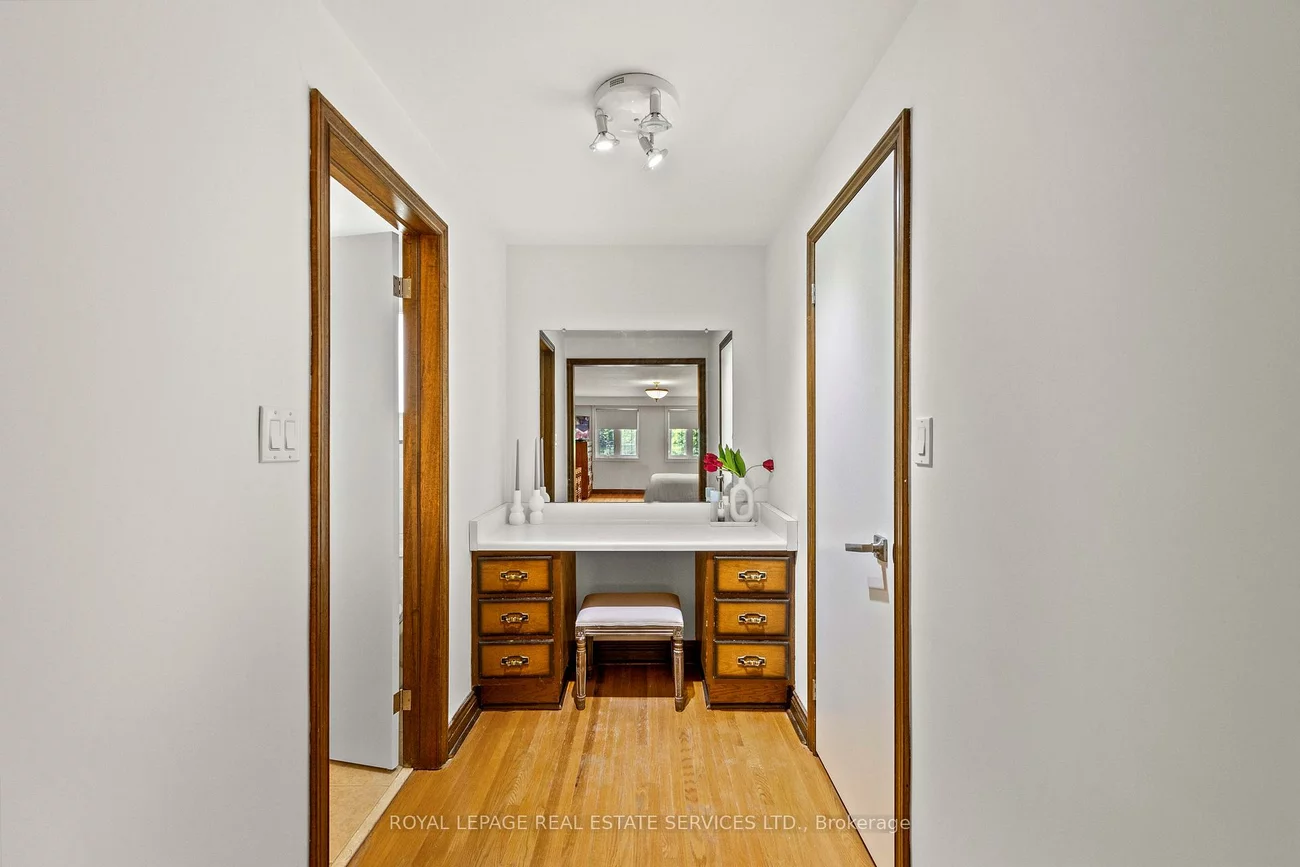 12, Haliburton, Islington-City Centre West, Toronto