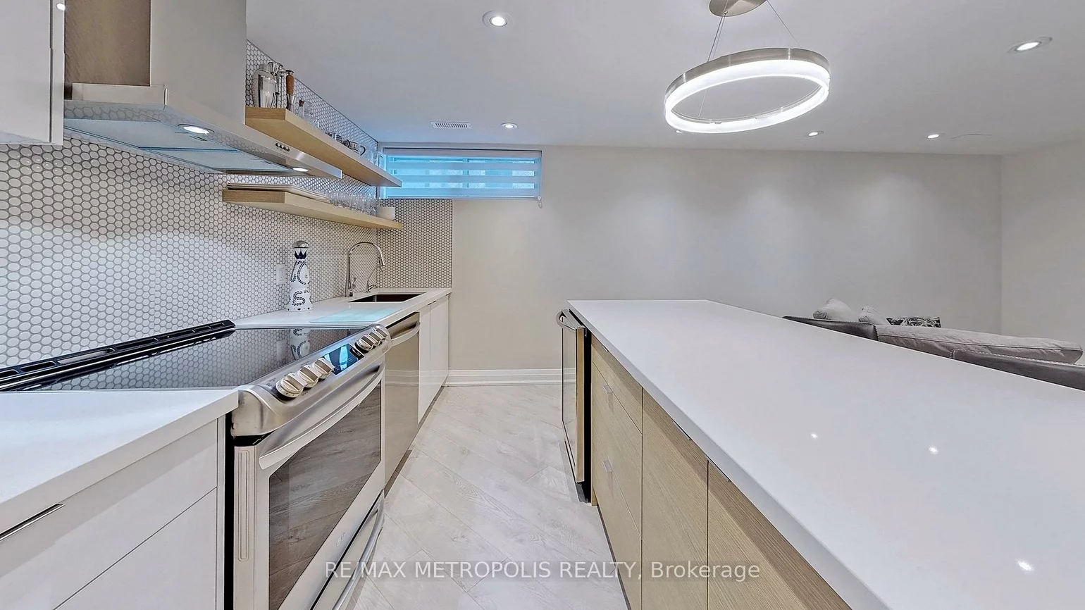 20, Knox, Humber Summit, Toronto