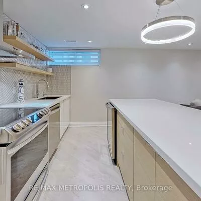 20, Knox, Humber Summit, Toronto
