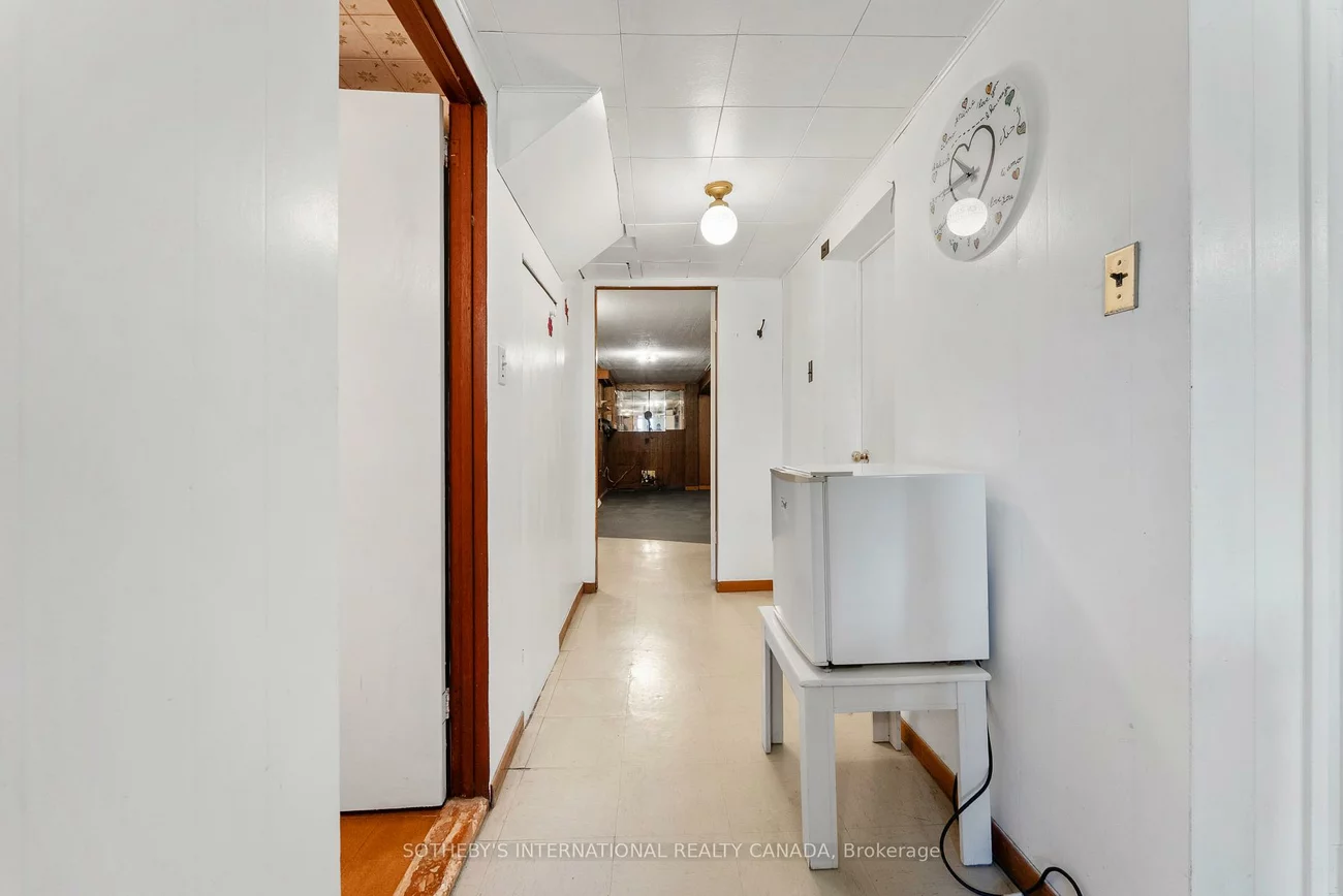 76, Lawnside, Rustic, Toronto