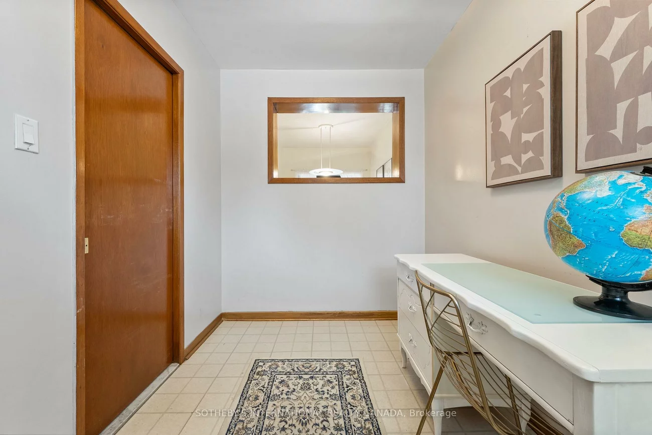 76, Lawnside, Rustic, Toronto