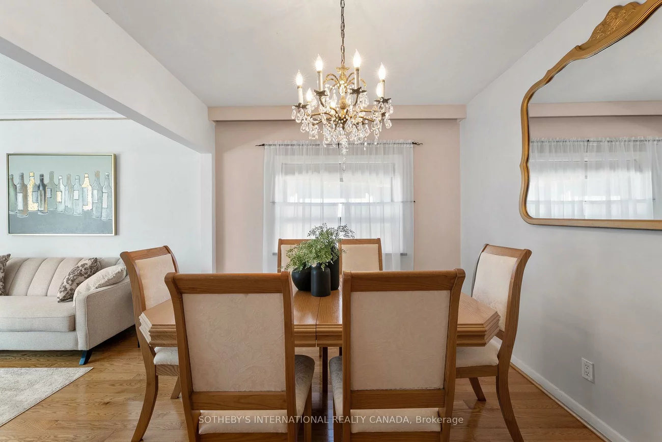 76, Lawnside, Rustic, Toronto
