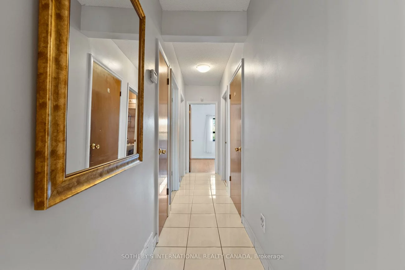 76, Lawnside, Rustic, Toronto