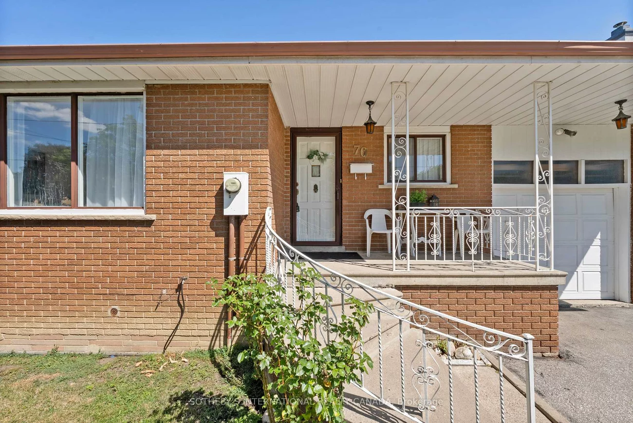 76, Lawnside, Rustic, Toronto