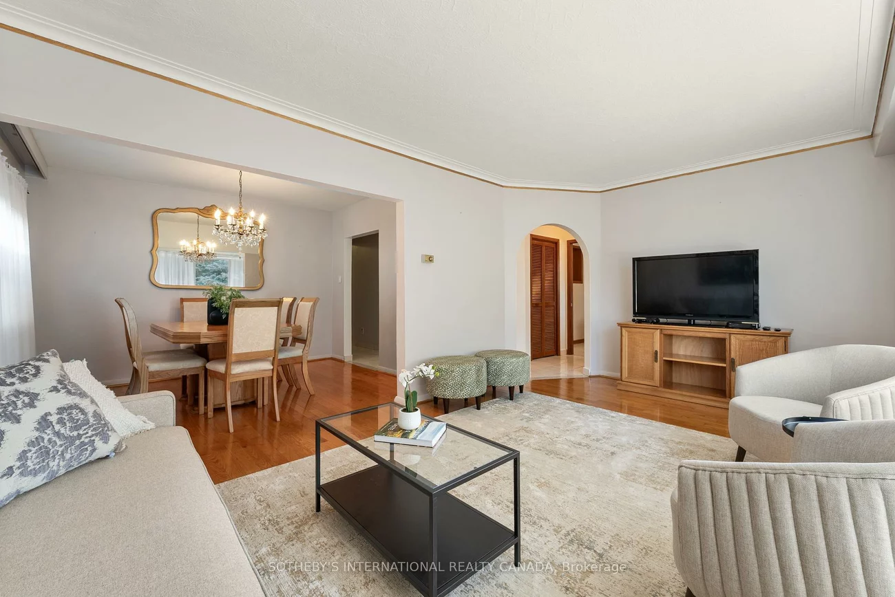 76, Lawnside, Rustic, Toronto
