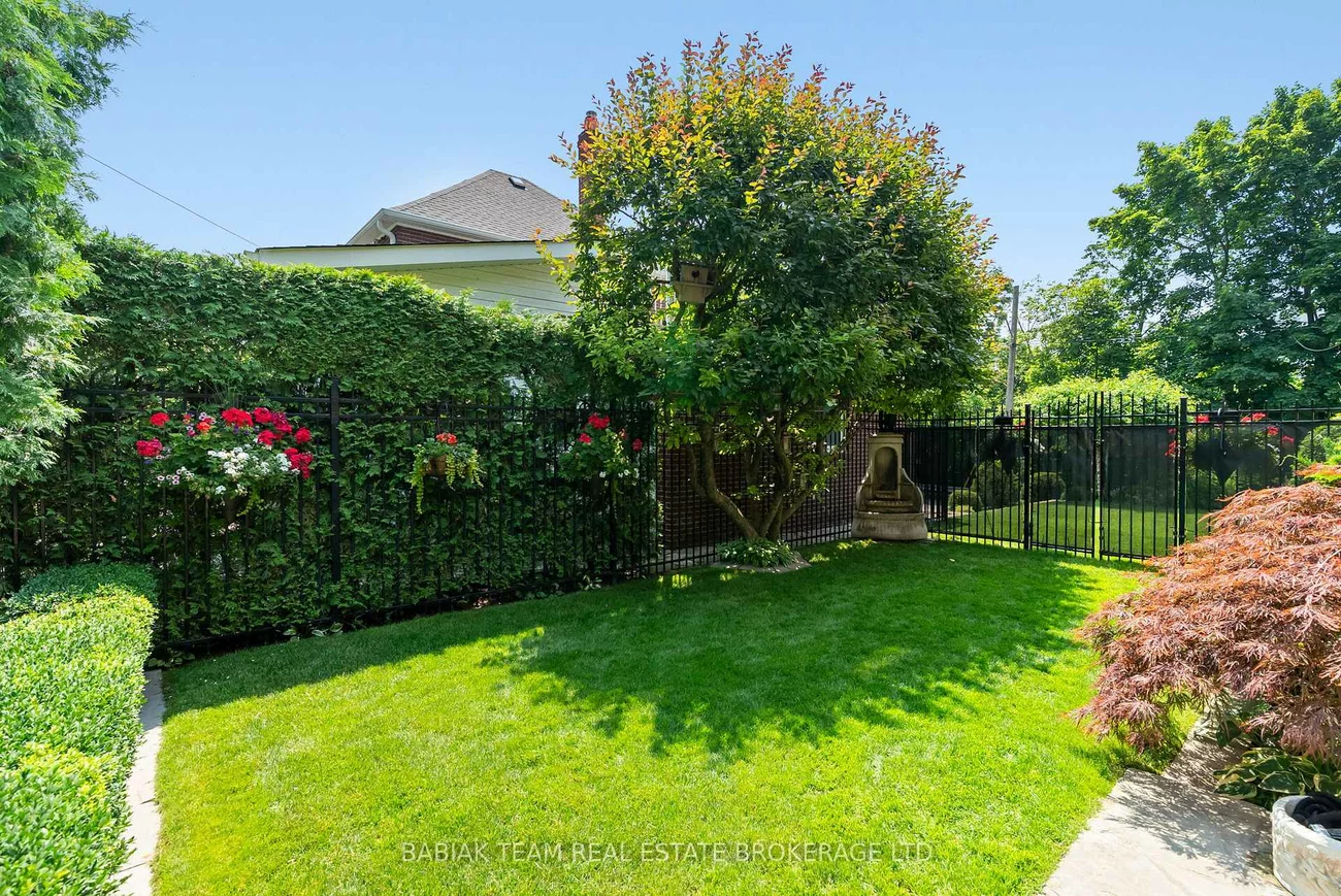82, Humberview, Lambton Baby Point, Toronto