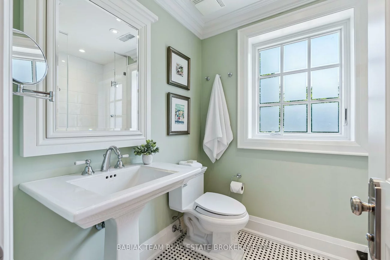 82, Humberview, Lambton Baby Point, Toronto